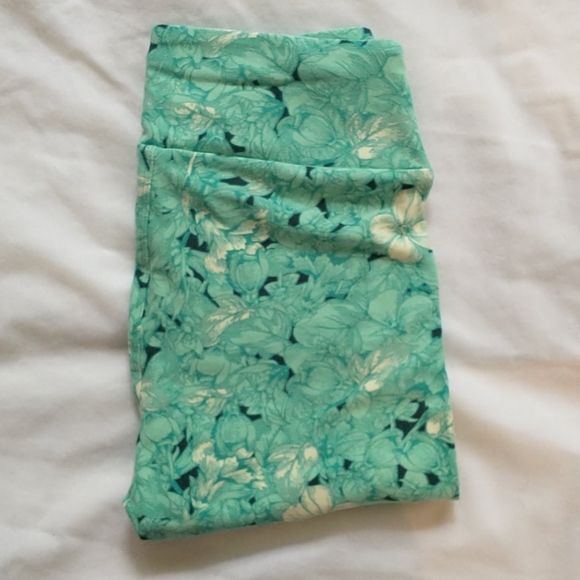 Lularoe OS Leggings 1/$10 or 3/$25